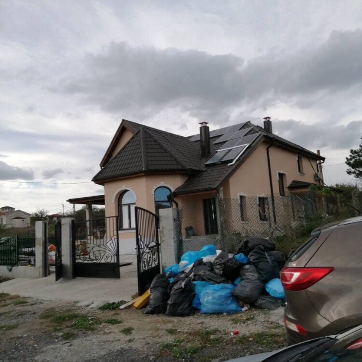 Реставрация на къща в село Първомайци